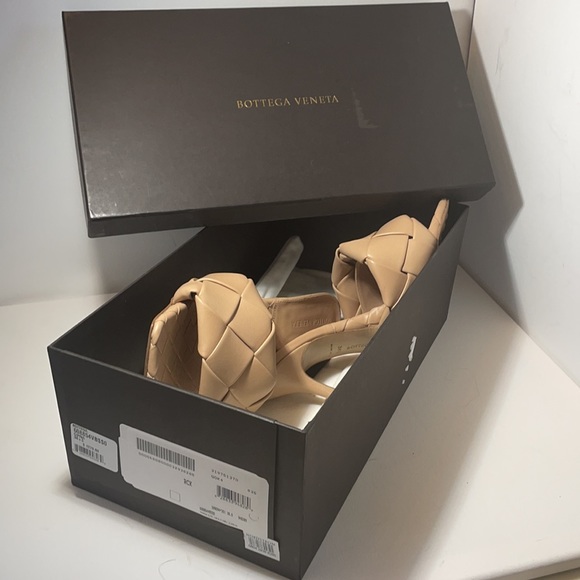 Bottega Veneta BV Lido Sandal - Picture 8 of 8